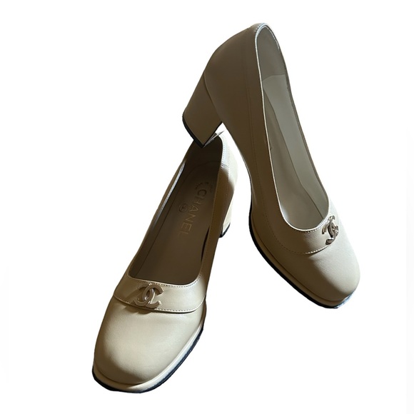 Chanel Shoes Size 36 - Picture 3 of 8